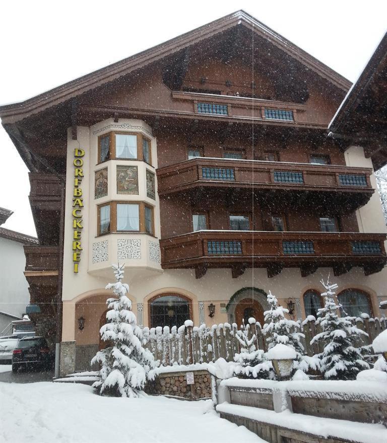 Gaestehaus Dorfbaeckerei ทักซ์ ภายนอก รูปภาพ