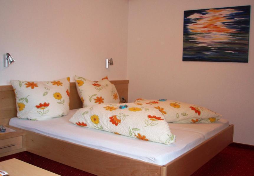 Gaestehaus Dorfbaeckerei ทักซ์ ภายนอก รูปภาพ