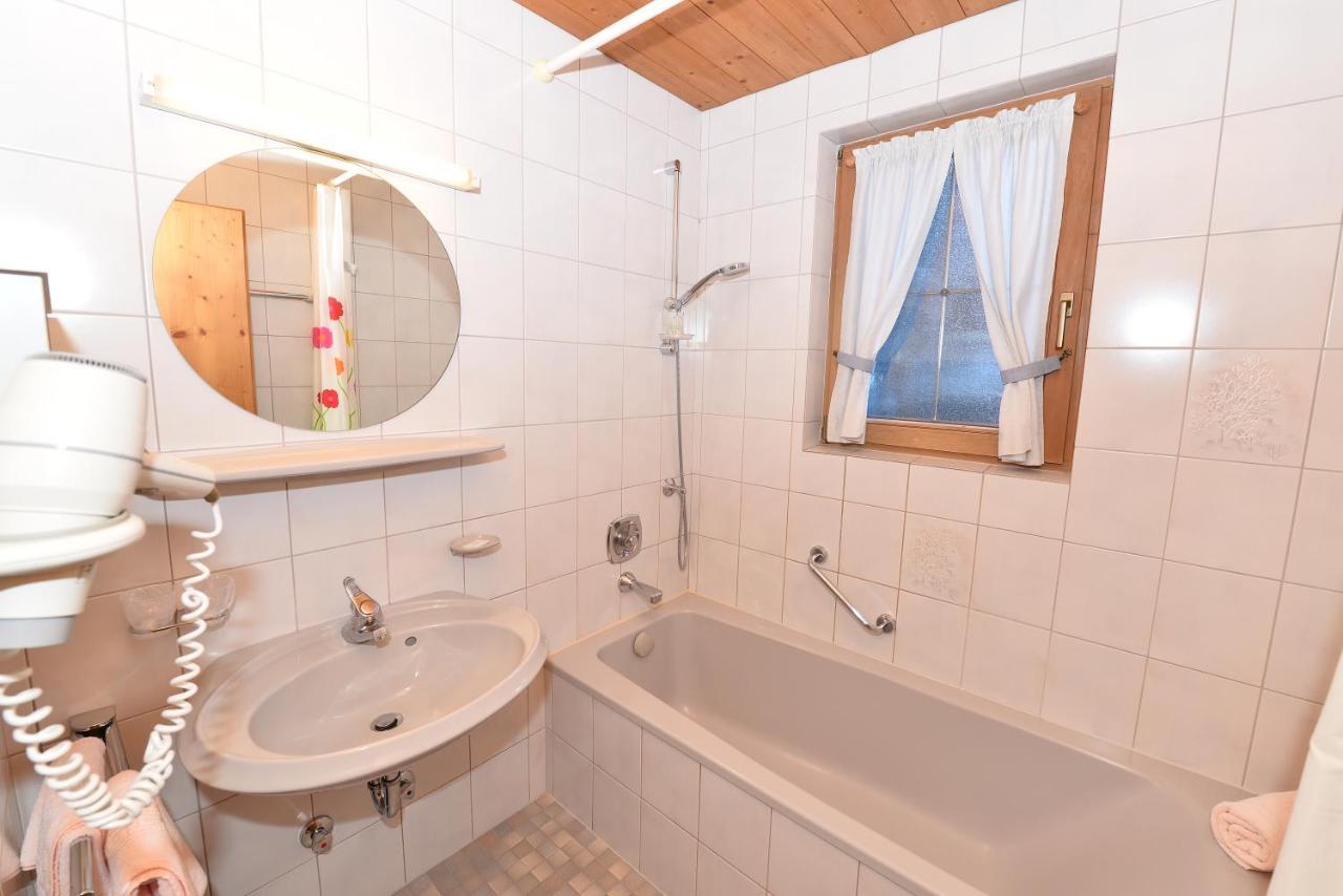 Gaestehaus Dorfbaeckerei ทักซ์ ภายนอก รูปภาพ