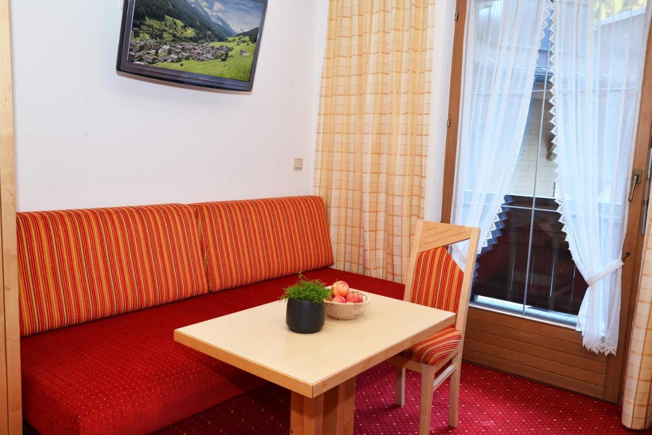 Gaestehaus Dorfbaeckerei ทักซ์ ภายนอก รูปภาพ